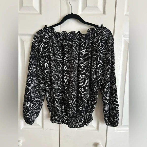 ❤️ 3/$15❤️ Frankie & Missy blouson top - Picture 7 of 11